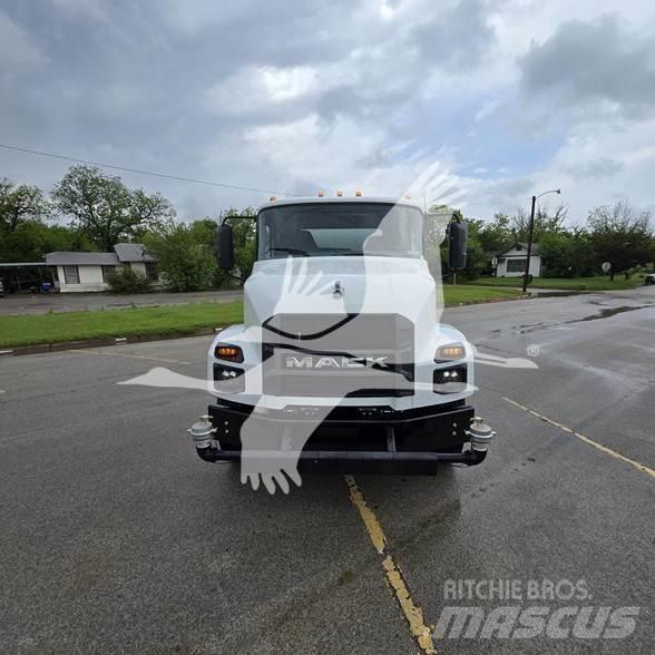 Mack MD7 Cysterna