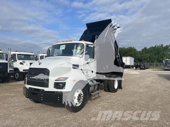 Mack MD7 Wywrotki