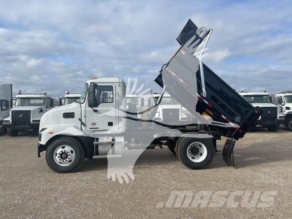 Mack MD7 Wywrotki