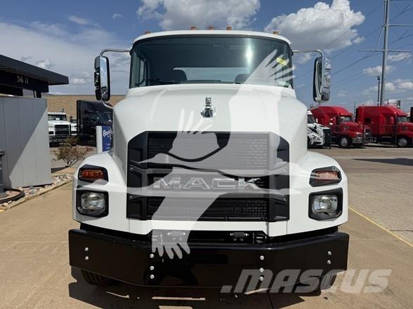 Mack MD7 Pojazdy pod zabudowę