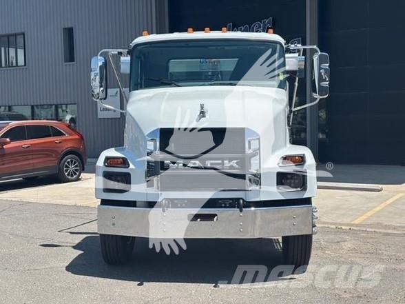 Mack MD7 Maszyny budowlane - Inne