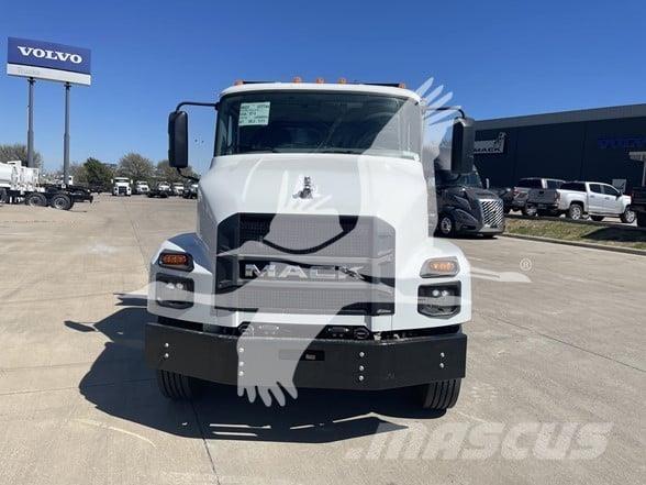 Mack MD7 Wywrotki
