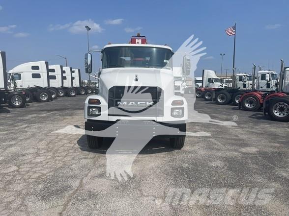 Mack MD7 Maszyny budowlane - Inne
