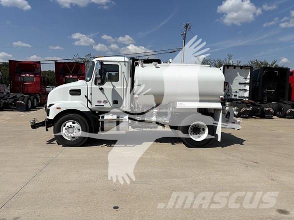 Mack MD7 Cysterna