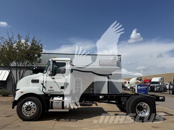 Mack MD7 Pojazdy pod zabudowę