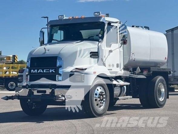 Mack MD7 Cysterna