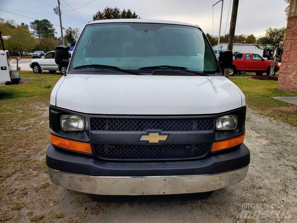 Chevrolet G3500 Busy / Vany
