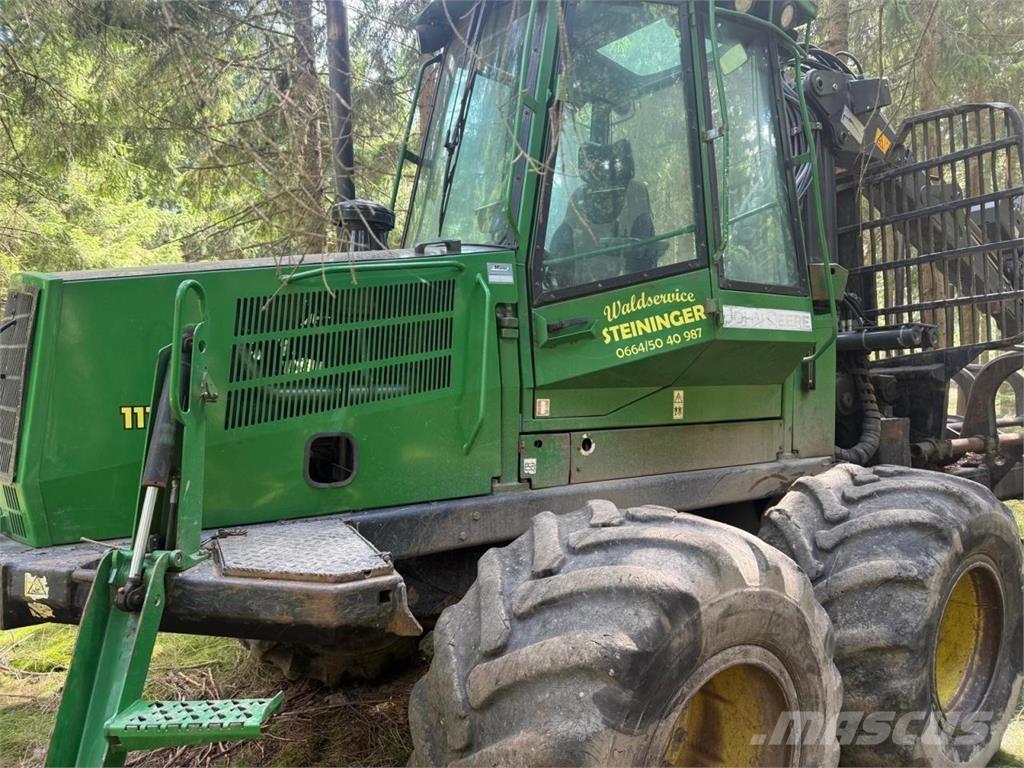 John Deere 1110 D Forwardery