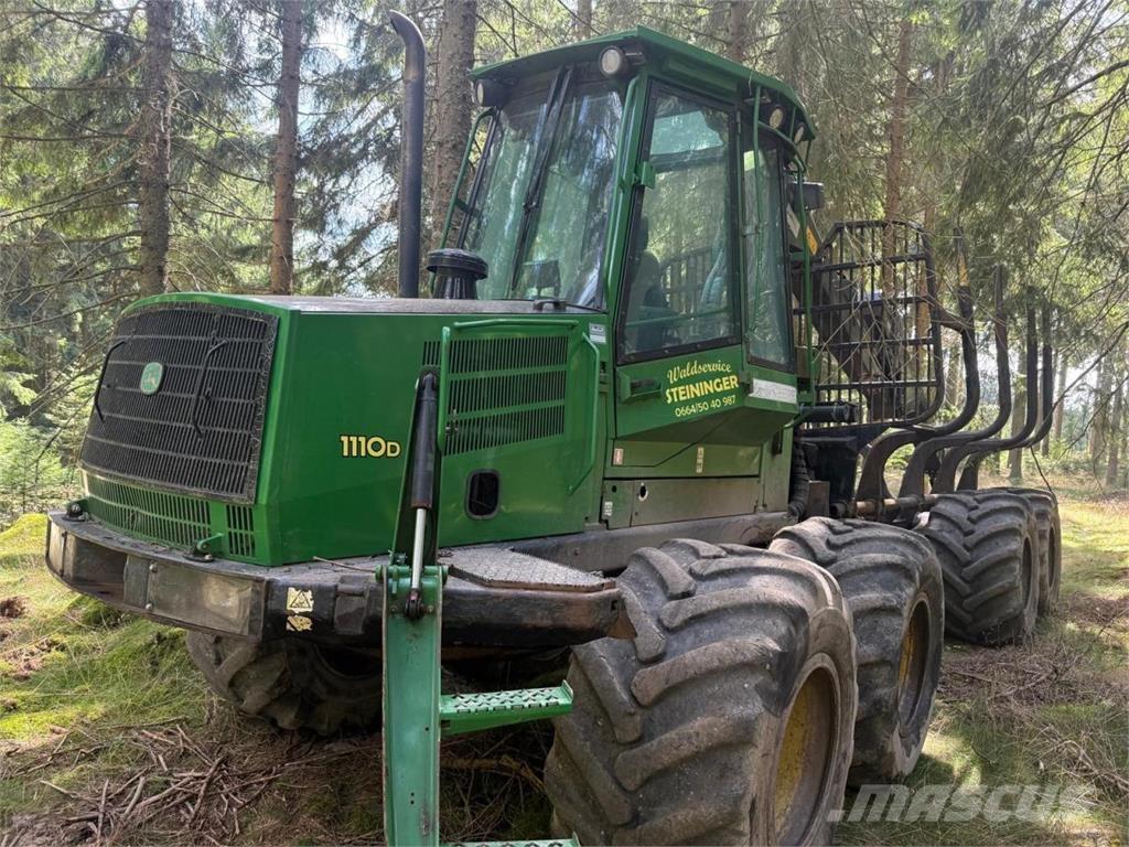 John Deere 1110 D Forwardery