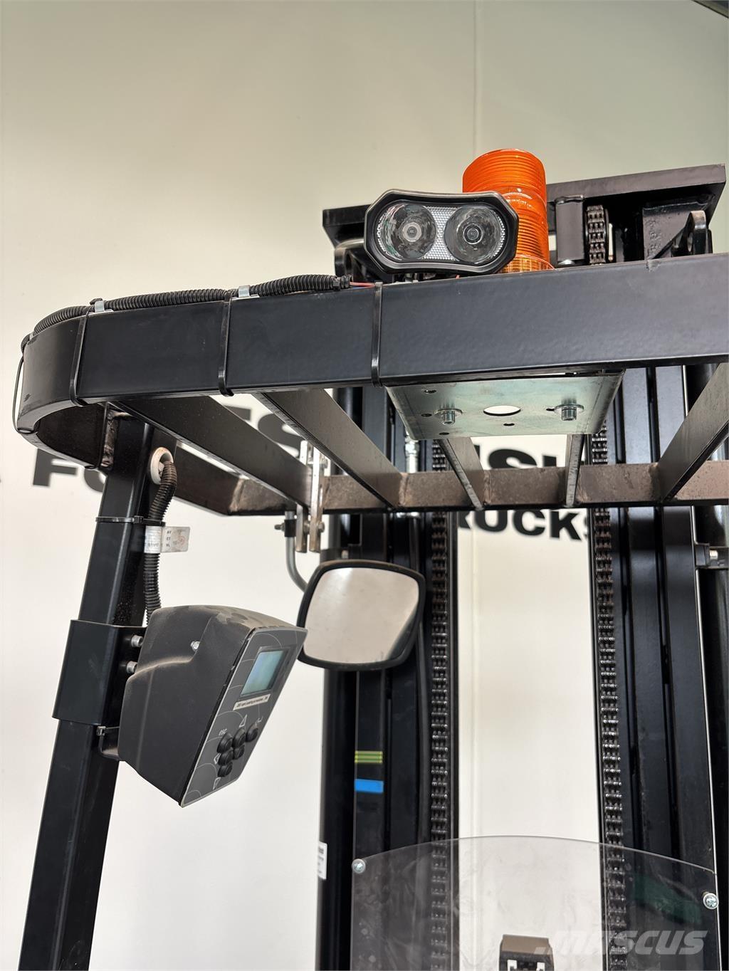 Mitsubishi SBR16N Samojezdne maszyny do załadunku