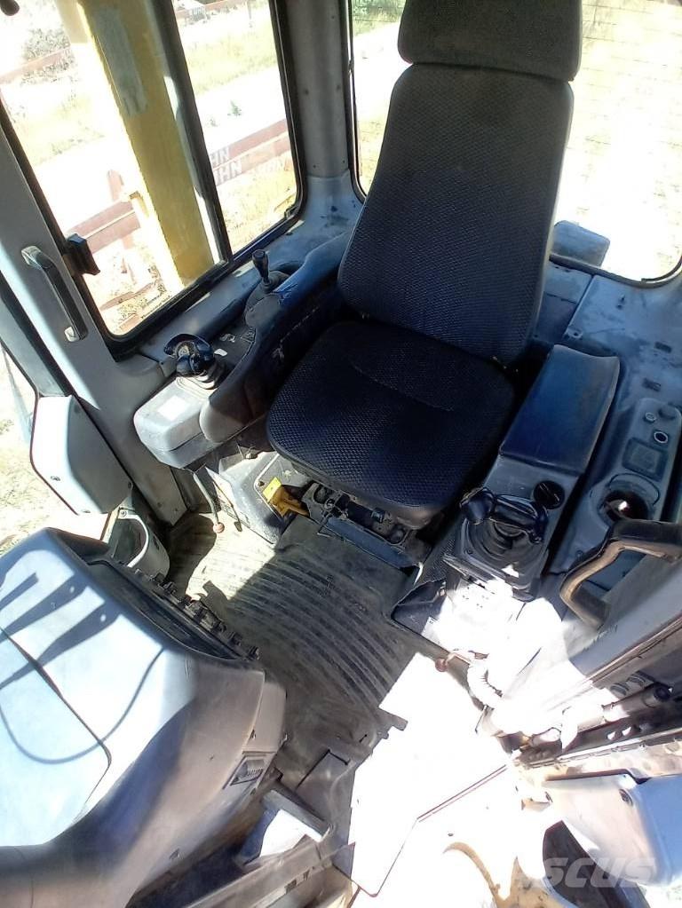 Komatsu D 61 EX-15 Spycharki gąsienicowe