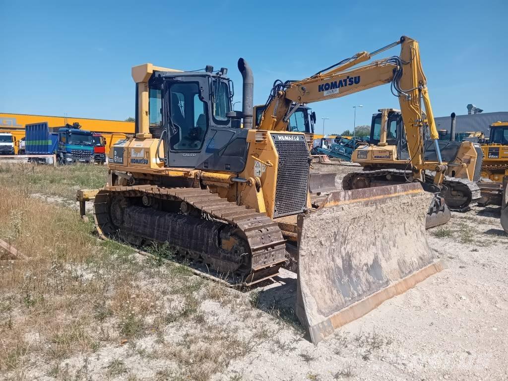 Komatsu D 61 EX-15 Spycharki gąsienicowe