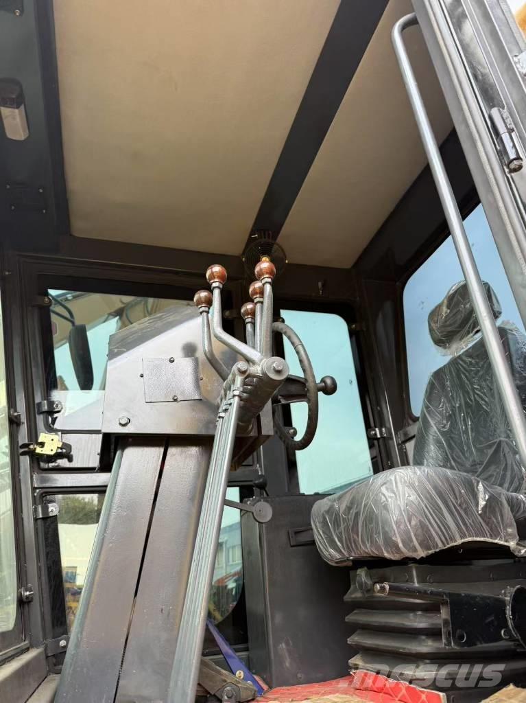 CAT 140 K Równiarki