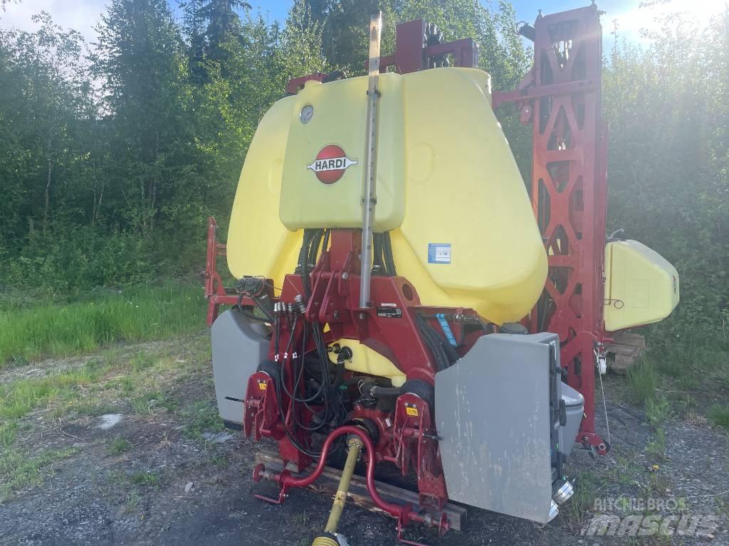 Hardi Mega 12 Zamontowane opryskiwacze