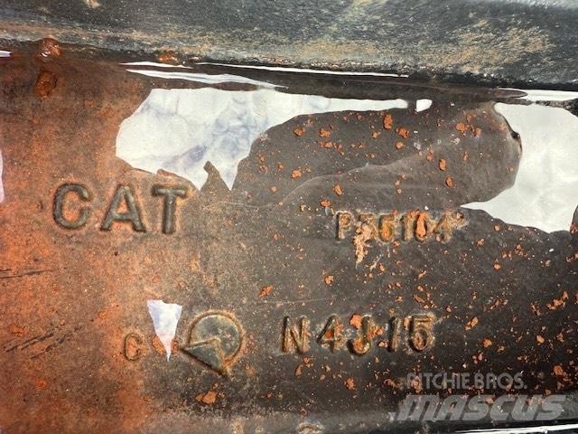 CAT 6020 NEW IDLER Gąsienice, łańcuchy i podwozia