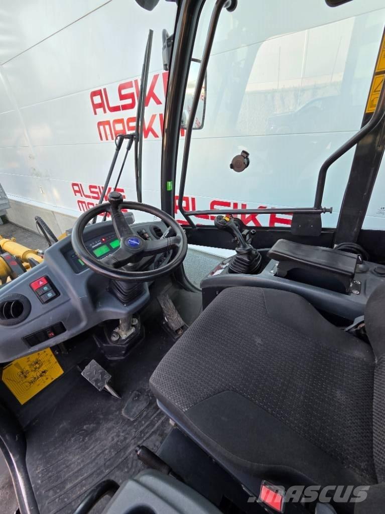 Komatsu WA 80 M Ładowarki kołowe