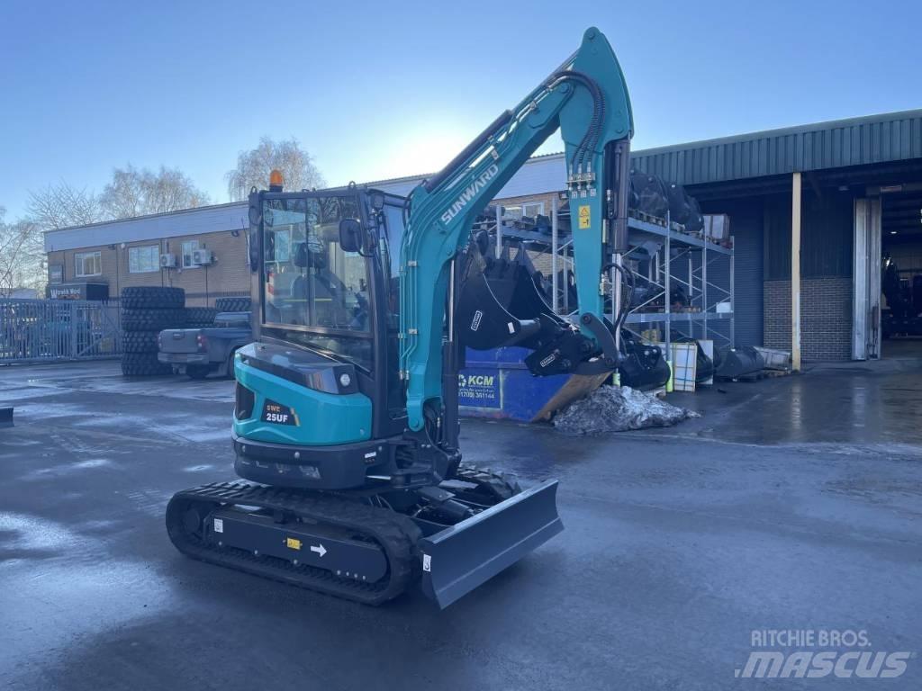 Sunward SWE 25 UF Minikoparki