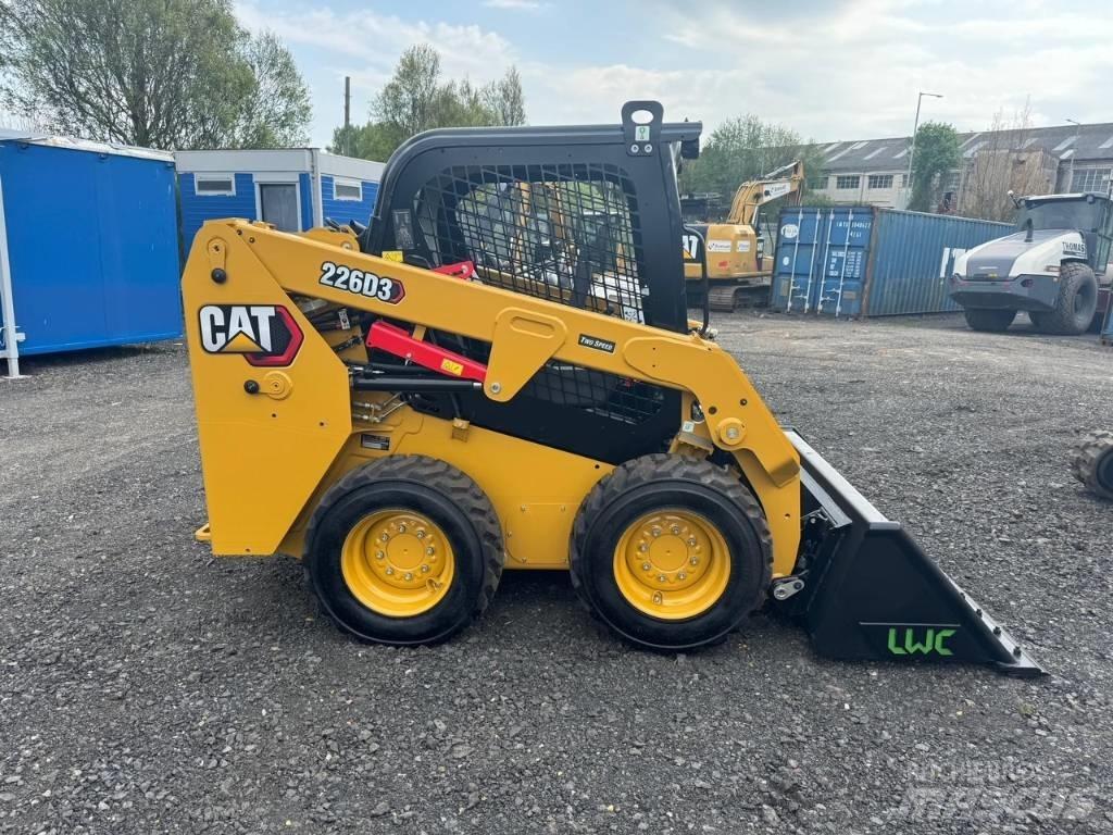 CAT 226D3 Ładowarki burtowe