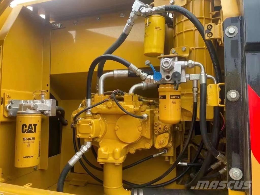 CAT 320d Koparki gąsienicowe