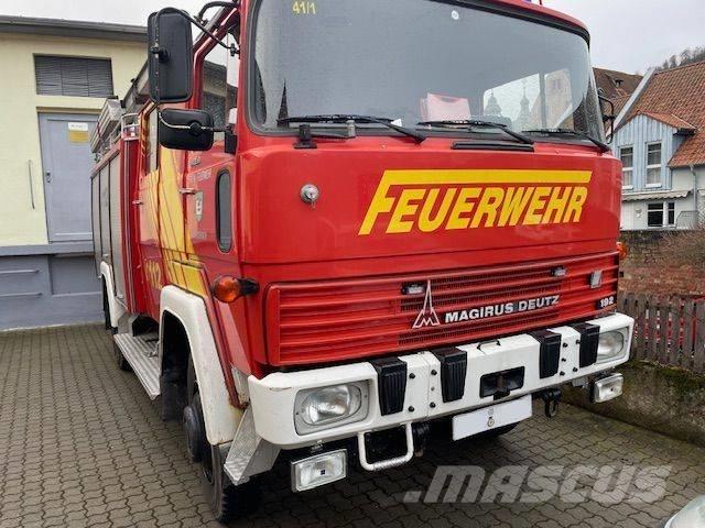 Magirus Deutz FL 16 Samochody ciężarowe ze skrzynią zamkniętą