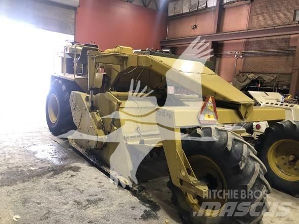 CAT RR-250 Recyklery do asfaltu