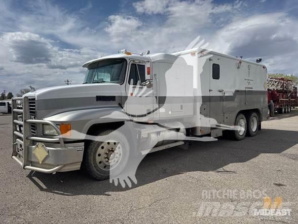 Mack CH613 Maszyny budowlane - Inne