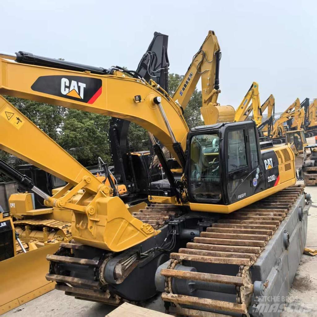 CAT 320 D Koparki pływające - amfibie
