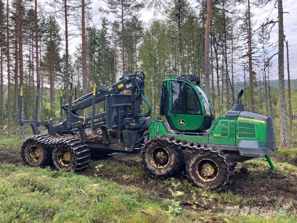 John Deere 1210G Forwardery