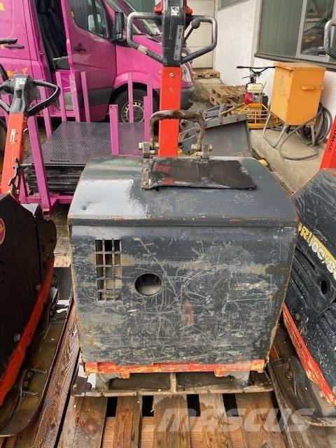 Bomag BPR 100/80 D Ubijaki wibracyjne
