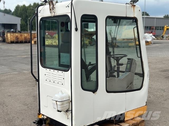 Liebherr A 924 B CAB Kabiny i wnętrze