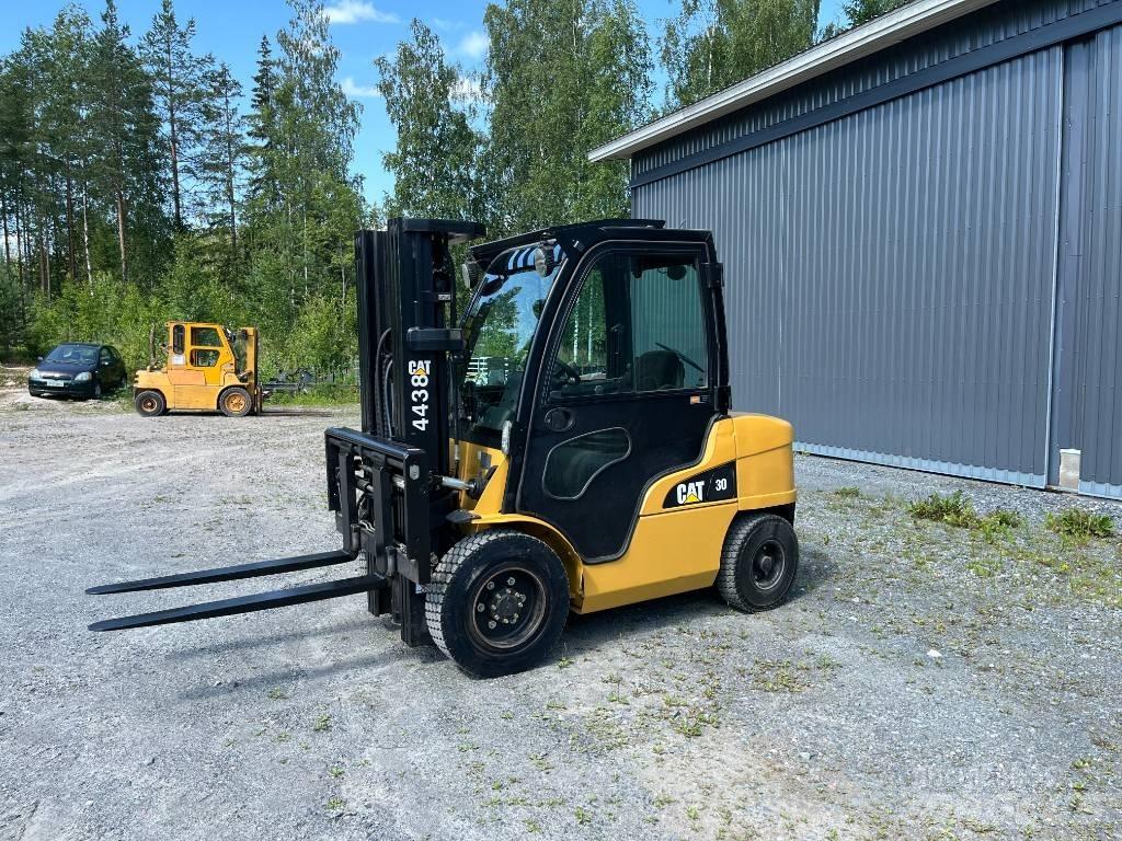 CAT DP 30 N Wózki Diesla