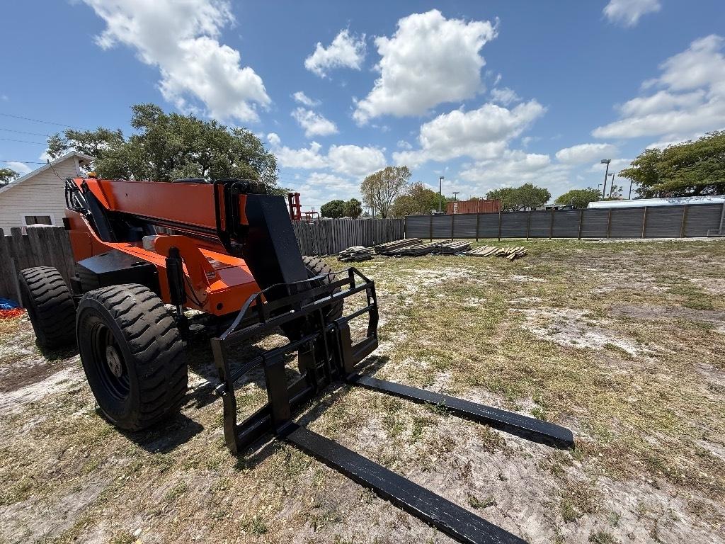 SkyTrak 8042 Ładowarki teleskopowe