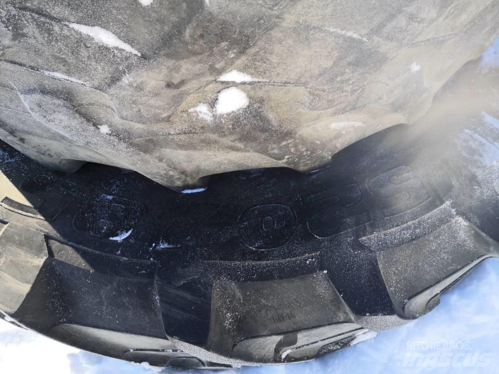 Pirelli 420/85R28 Opony, koła i felgi