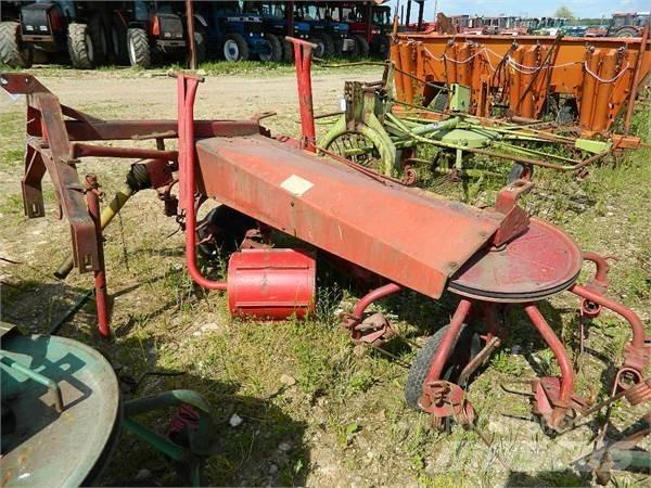 JF CR320 Zgrabiarki i przetrząsacze