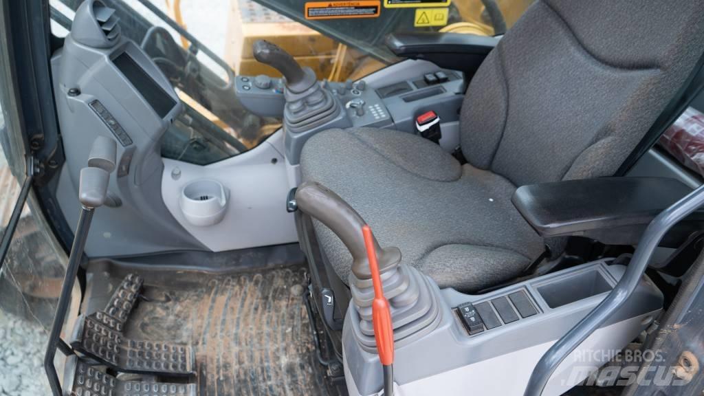 John Deere 210 G Koparki gąsienicowe