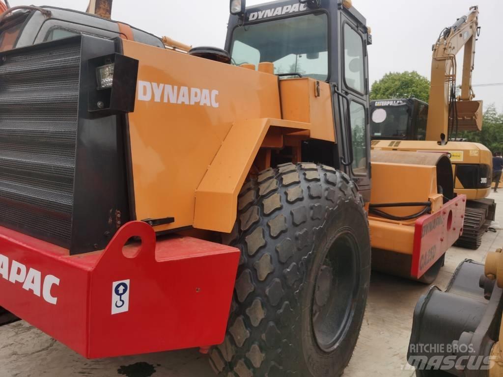 Dynapac CA 25 D Walce jednobębnowe
