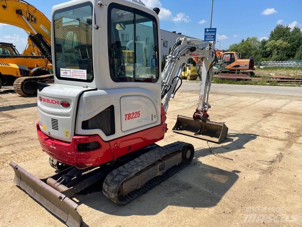 Takeuchi TB225 Minikoparki