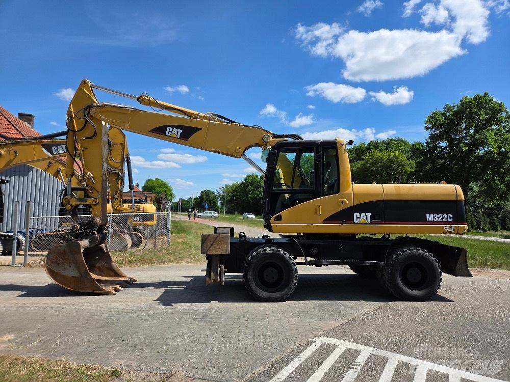 CAT M322C Koparki kołowe
