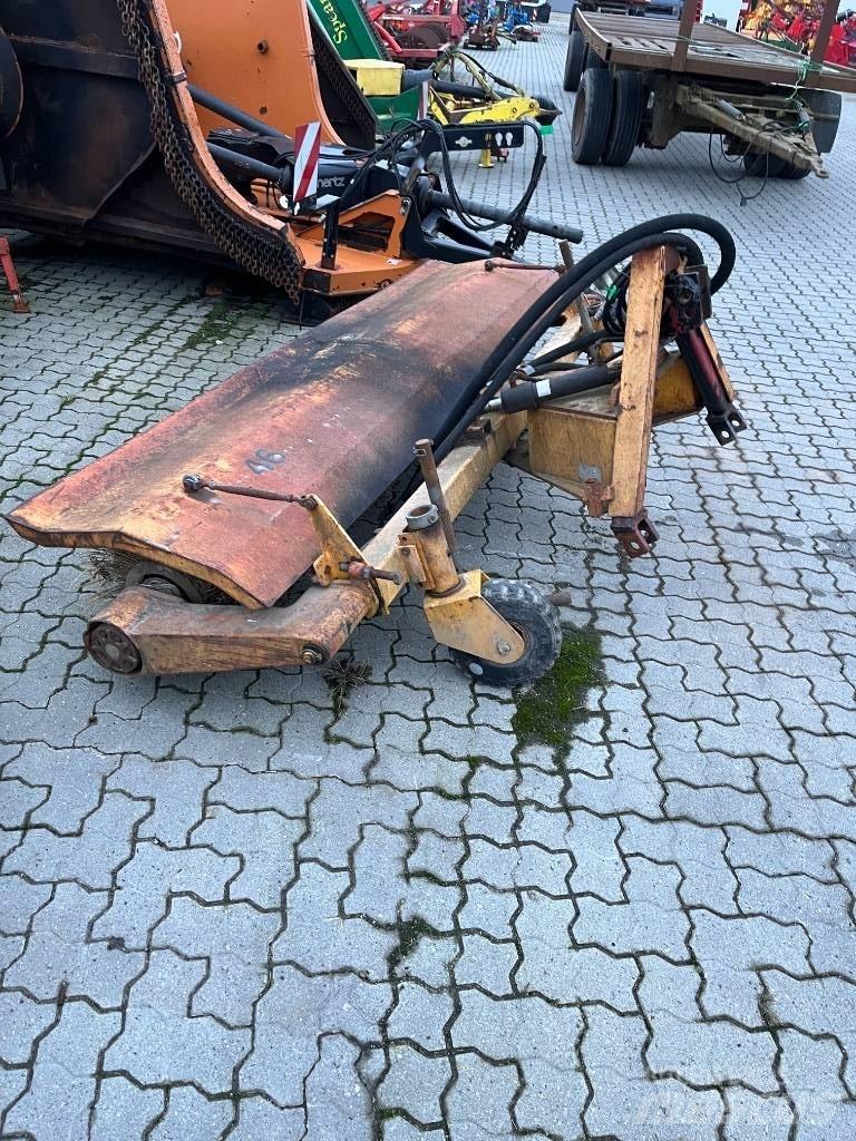 GMR HF 25 A Zamiatarki - Zgarniarki - Odśnieżarki