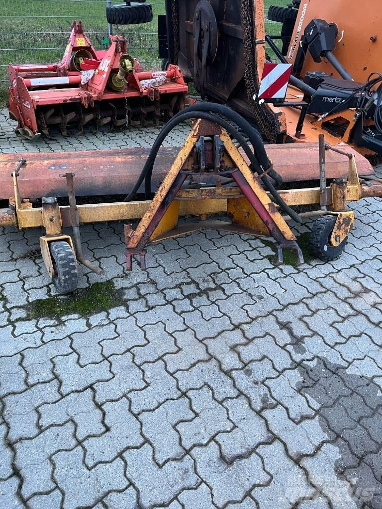 GMR HF 25 A Zamiatarki - Zgarniarki - Odśnieżarki