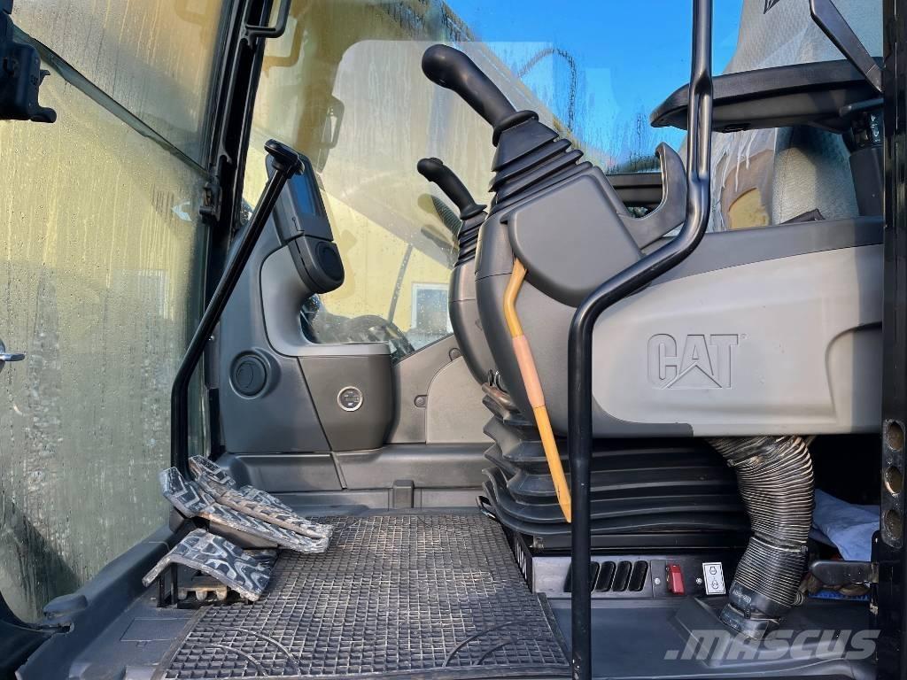 CAT 323 D L Koparki gąsienicowe