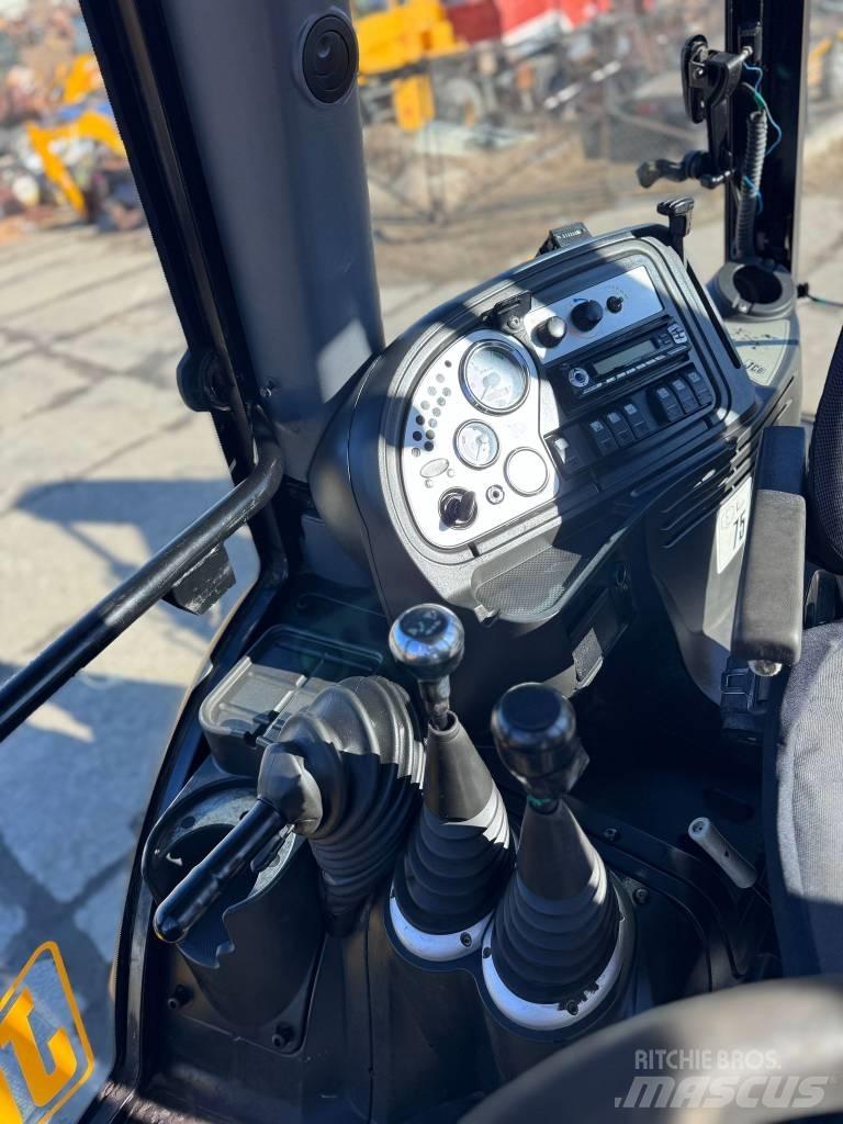 JCB 4 CX Koparko-ładowarki