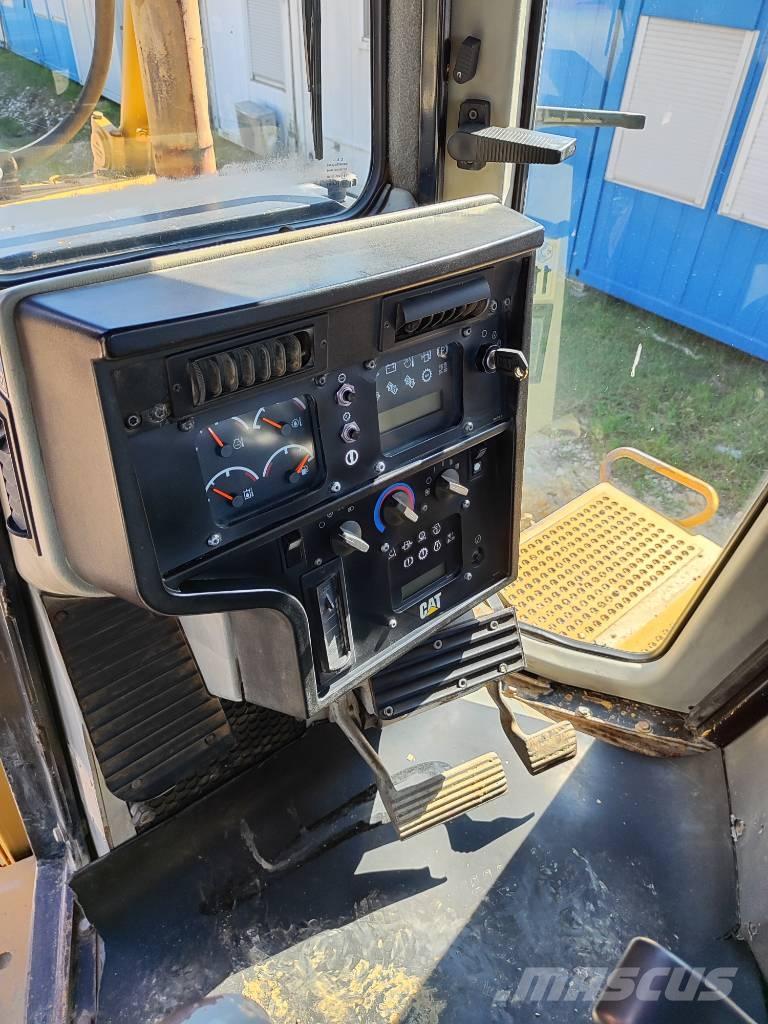 CAT D 6 R XL Spycharki gąsienicowe