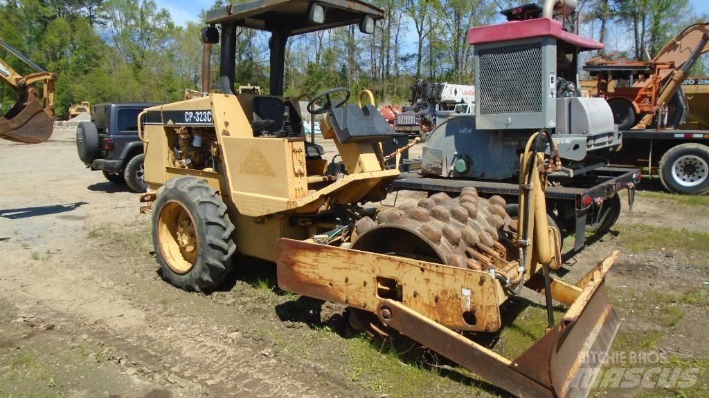 CAT CP 323 C Walce typu kombi