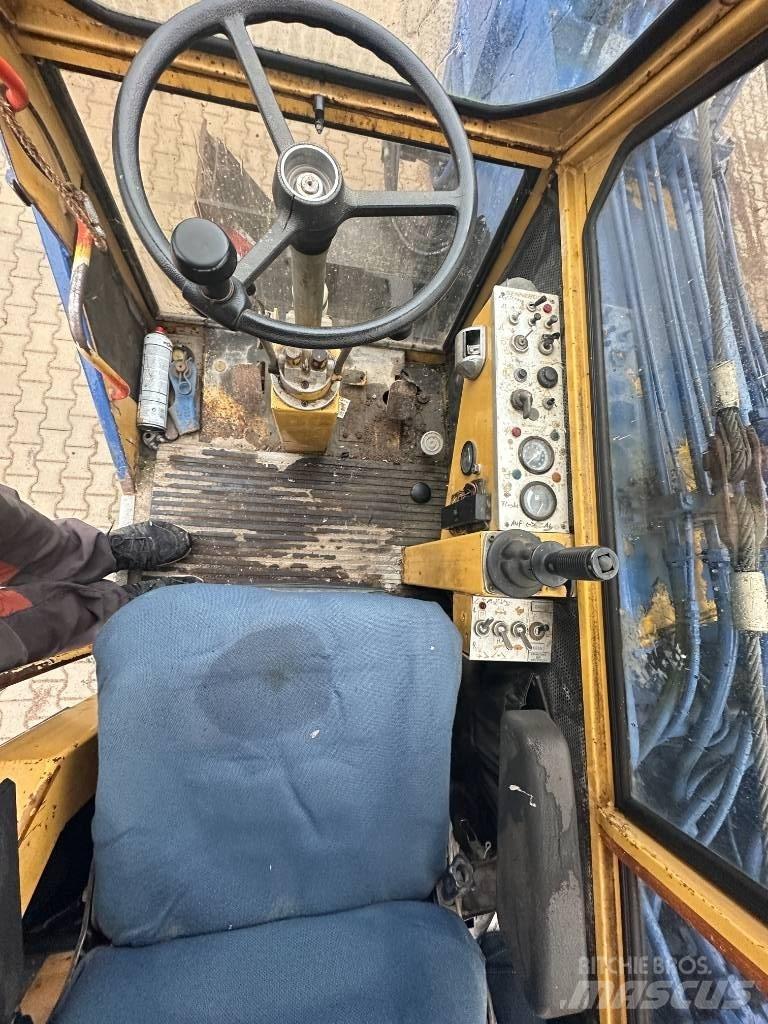 Sennebogen 212 Inne maszyny do podnoszenia