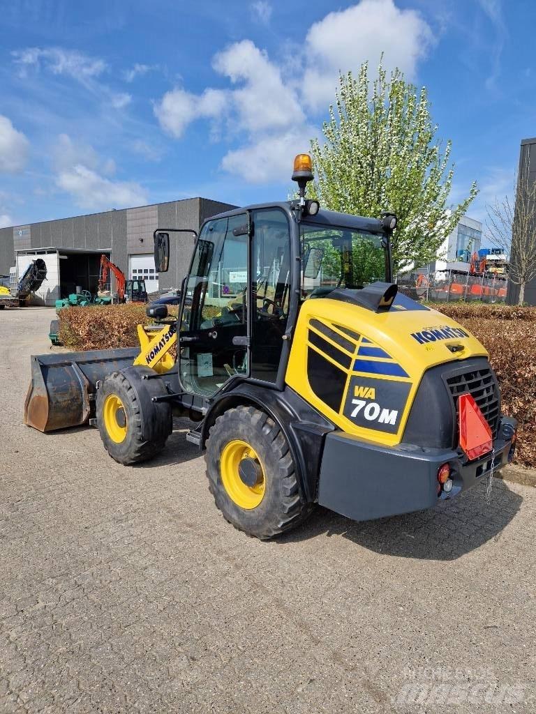 Komatsu WA70M Miniładowarki