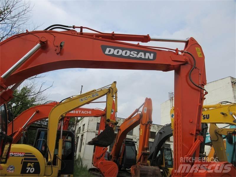 Doosan DX 300 LC Koparki gąsienicowe