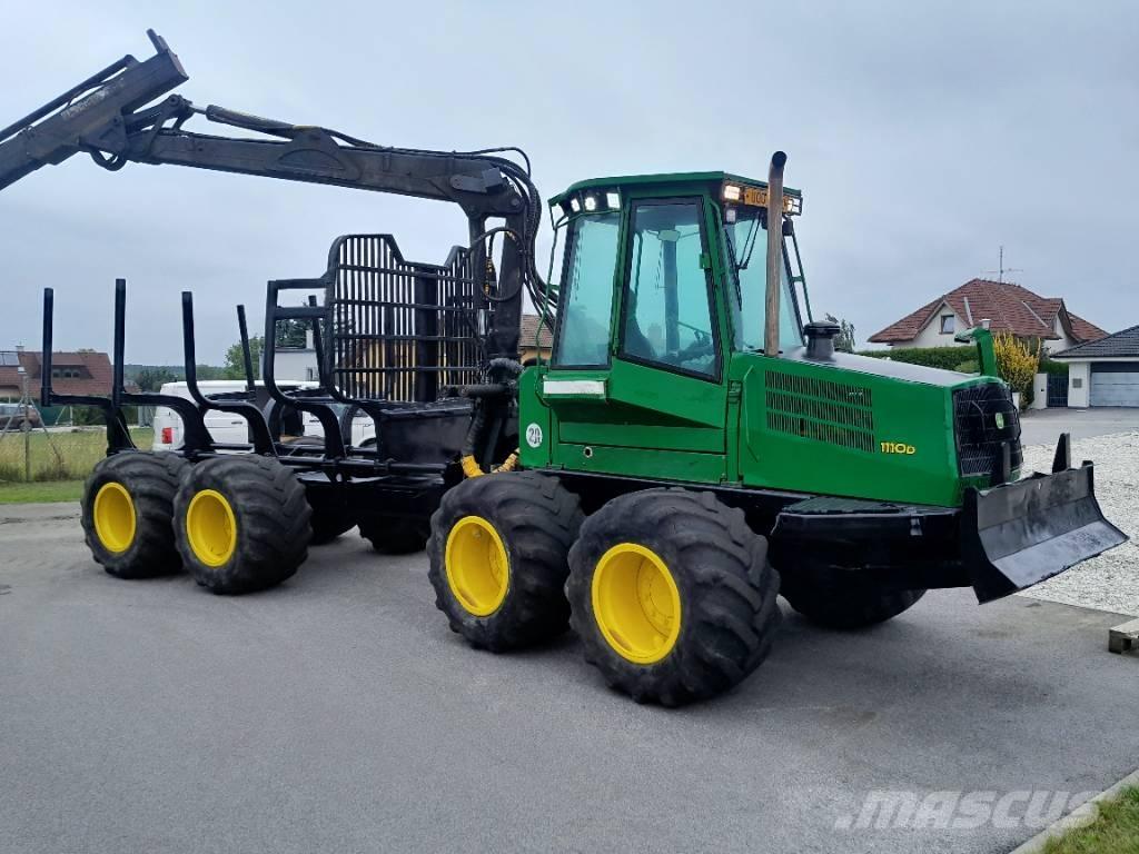 John Deere 1110 D Forwardery