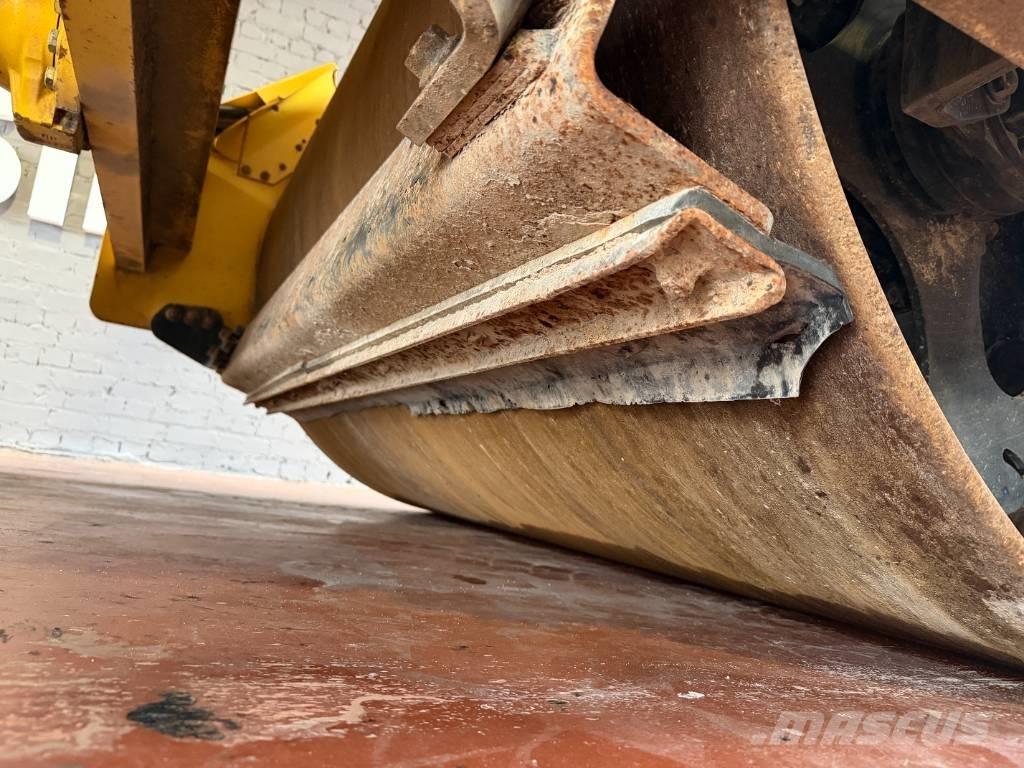 Bomag BW 211 D-4 Walce jednobębnowe