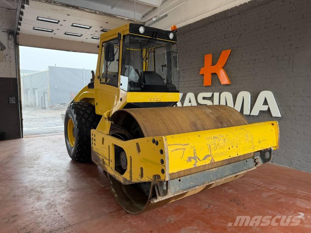 Bomag BW 211 D-4 Walce jednobębnowe